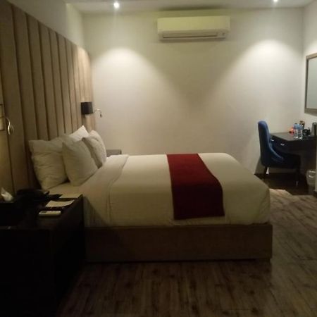 Grand Ittehad Boutique Hotel ลาฮอร์ ภายนอก รูปภาพ