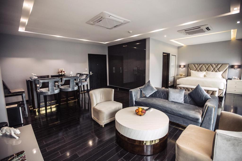 Grand Ittehad Boutique Hotel ลาฮอร์ ภายนอก รูปภาพ