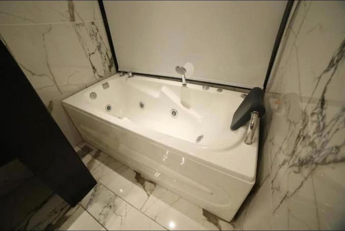 Grand Ittehad Boutique Hotel ลาฮอร์ ภายนอก รูปภาพ